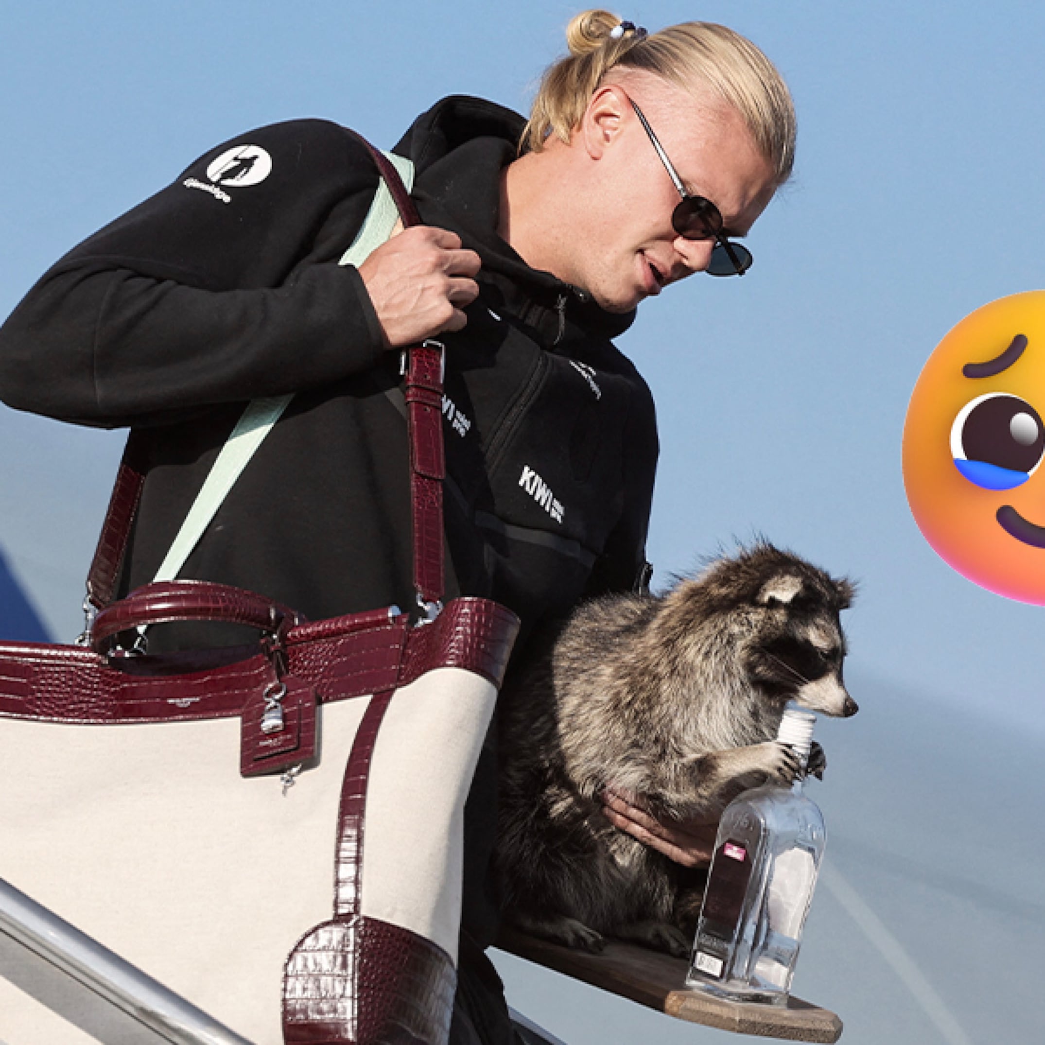Haaland sorprende al volver a Noruega con un mapache