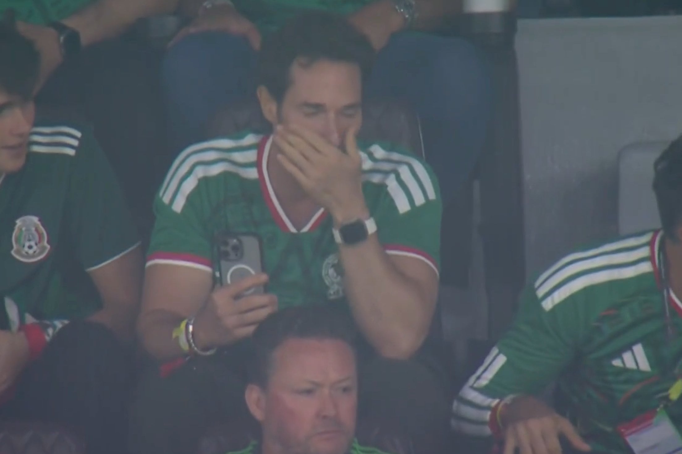 Sebastián Rulli habría llorado en el partido México vs Inglaterra.