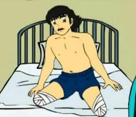 Oliver Atom sin piernas