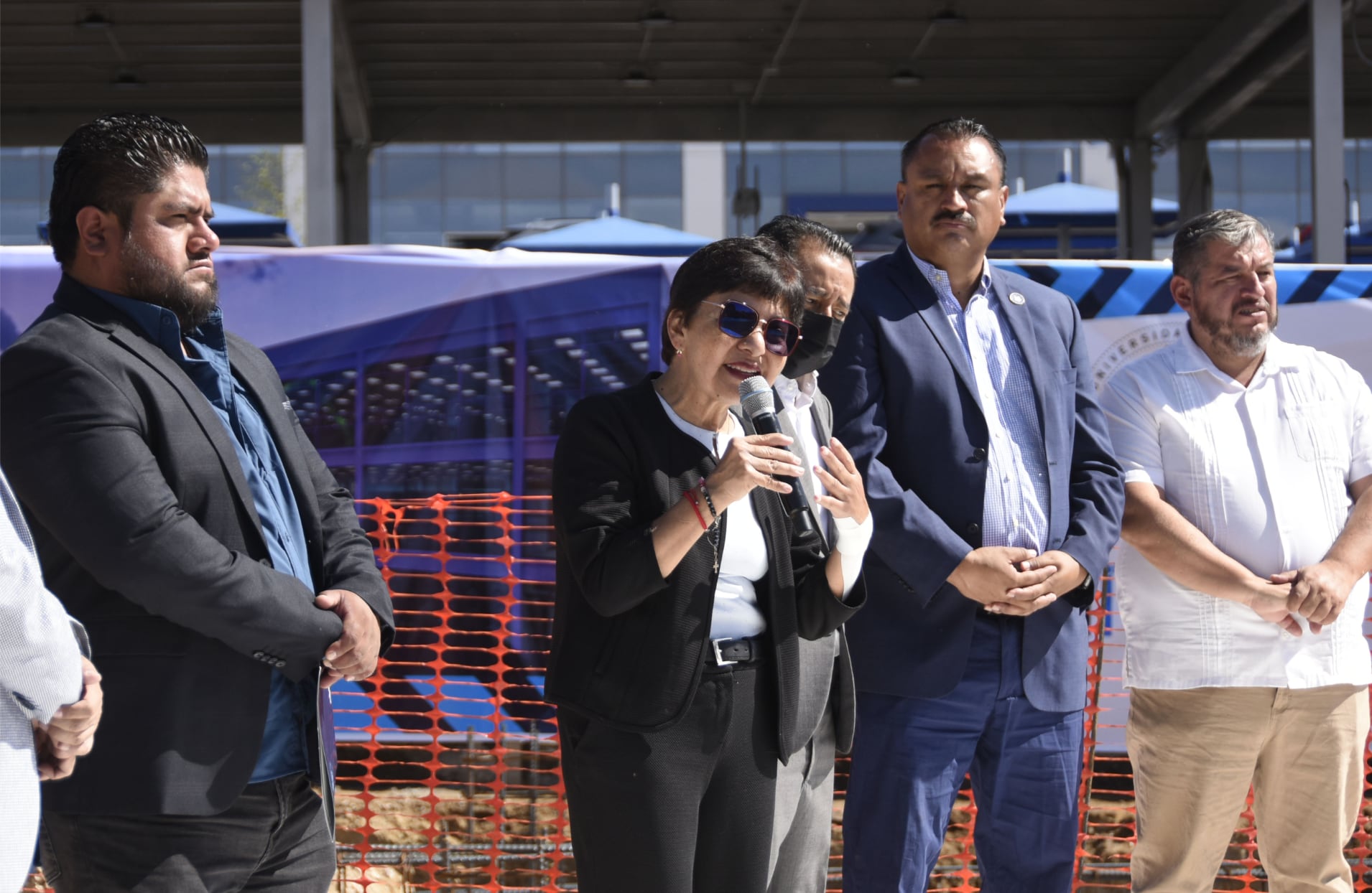 Lilia Cedillo coloca primera piedra del nuevo edificio para docentes en CU2