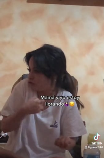 Joven llora porque no tiene novio