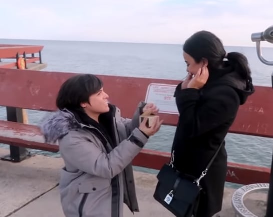 Mane le pide matrimonio a Miku.