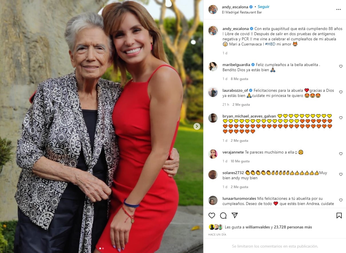 Andrea Escalona y su abuelita