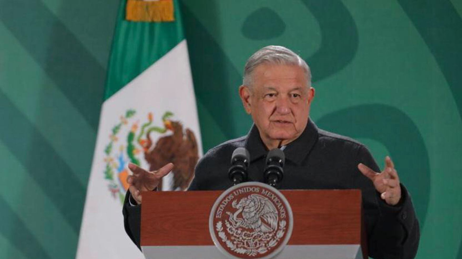 AMLO critica a Carmen Aristegui; la llama “paladina de la información”