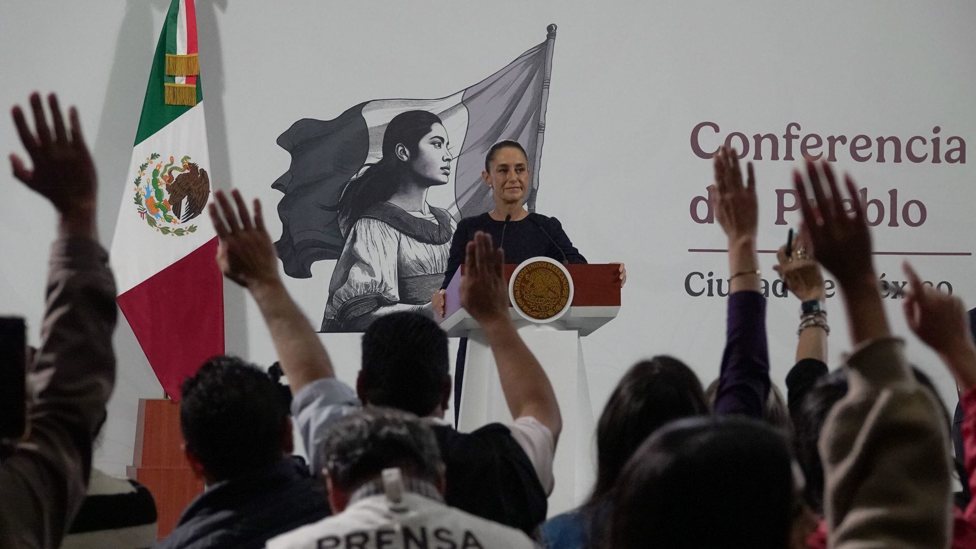 Mañanera de Claudia Sheinbaum hoy viernes 18 de julio de 2025. Temas importantes: Adán Augusto López Hernández, Hernán Bermúdez Requena, marcha contra la gentrificación, bando 1 de Clara Brugada, remesas, Uber, NAICM, concurso México Canta, UNAM, Palestina, Israel, Seguros Azteca, Juan Ramón de la Fuente, consulados de México, Menaje a Casa y más