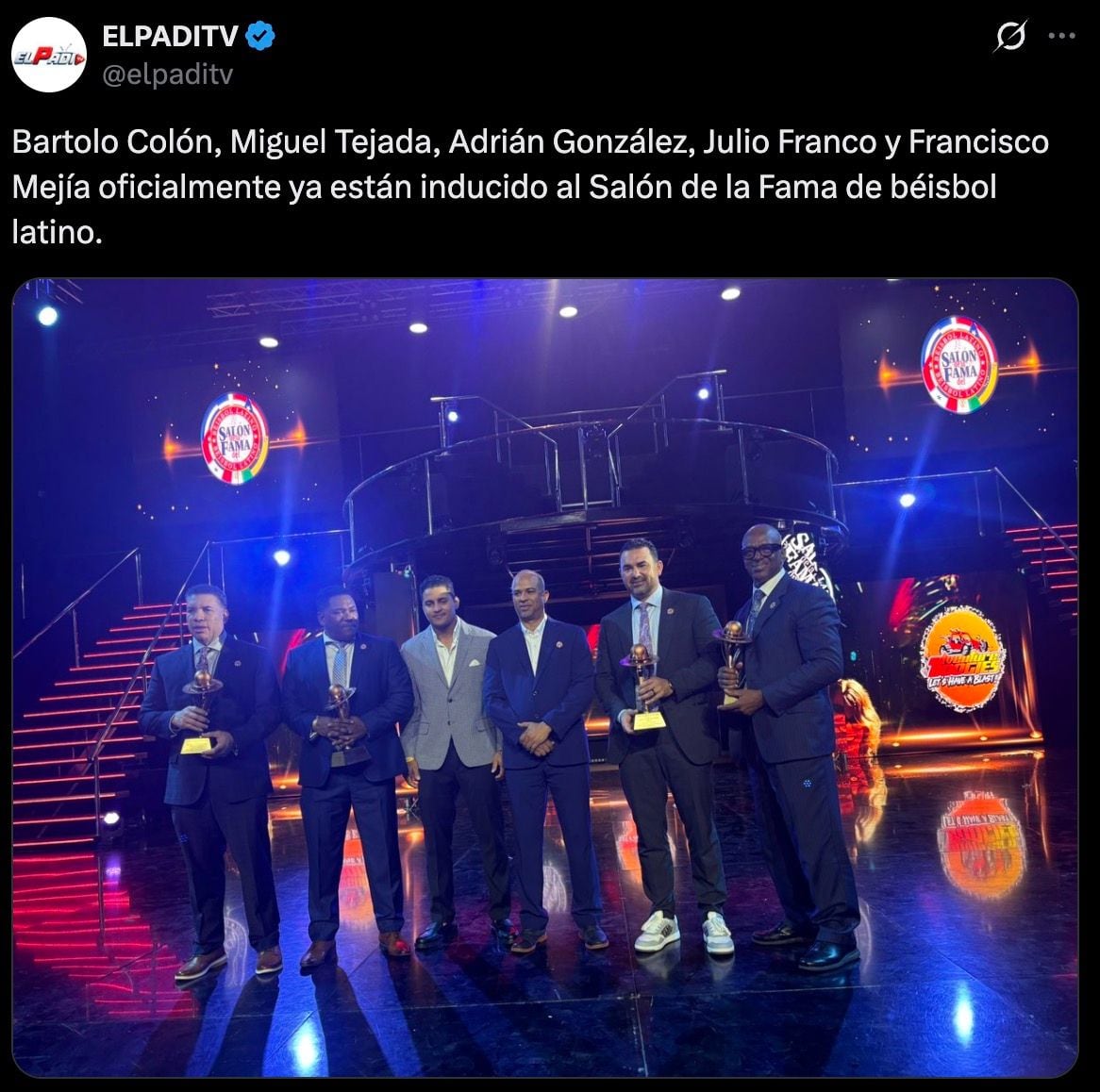 Adrián González entra al Salón de la Fama del beisbol latino.