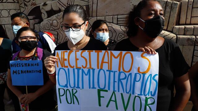 Protesta por desabasto de medicamentos contra el cáncer