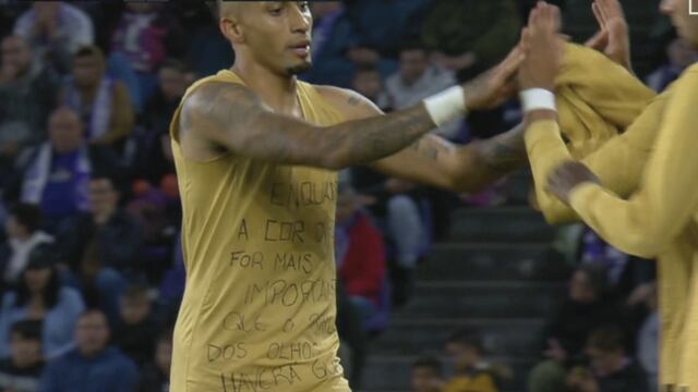 Raphinha apoya a Vinicius