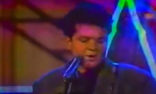 Pepe Aguilar siendo rockero en Equs.