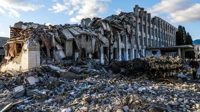 Las fuerzas rusas intensificaron hoy sus ataques en las cercanías de Kiev, mientras continúa el asedio de Mariupol.