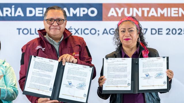 Toluca fortalece al campo con la entrega 60 toneladas de fertilizante