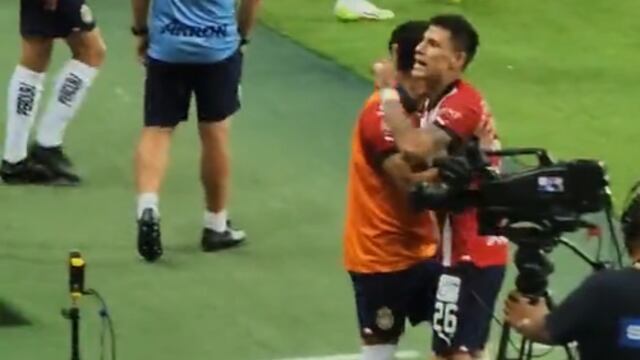 Chicote Calderon se encara con fans de Chivas