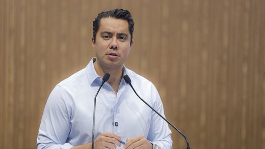 Felifer Macías anuncia entrega de apoyos a familias afectadas en la Sierra Gorda