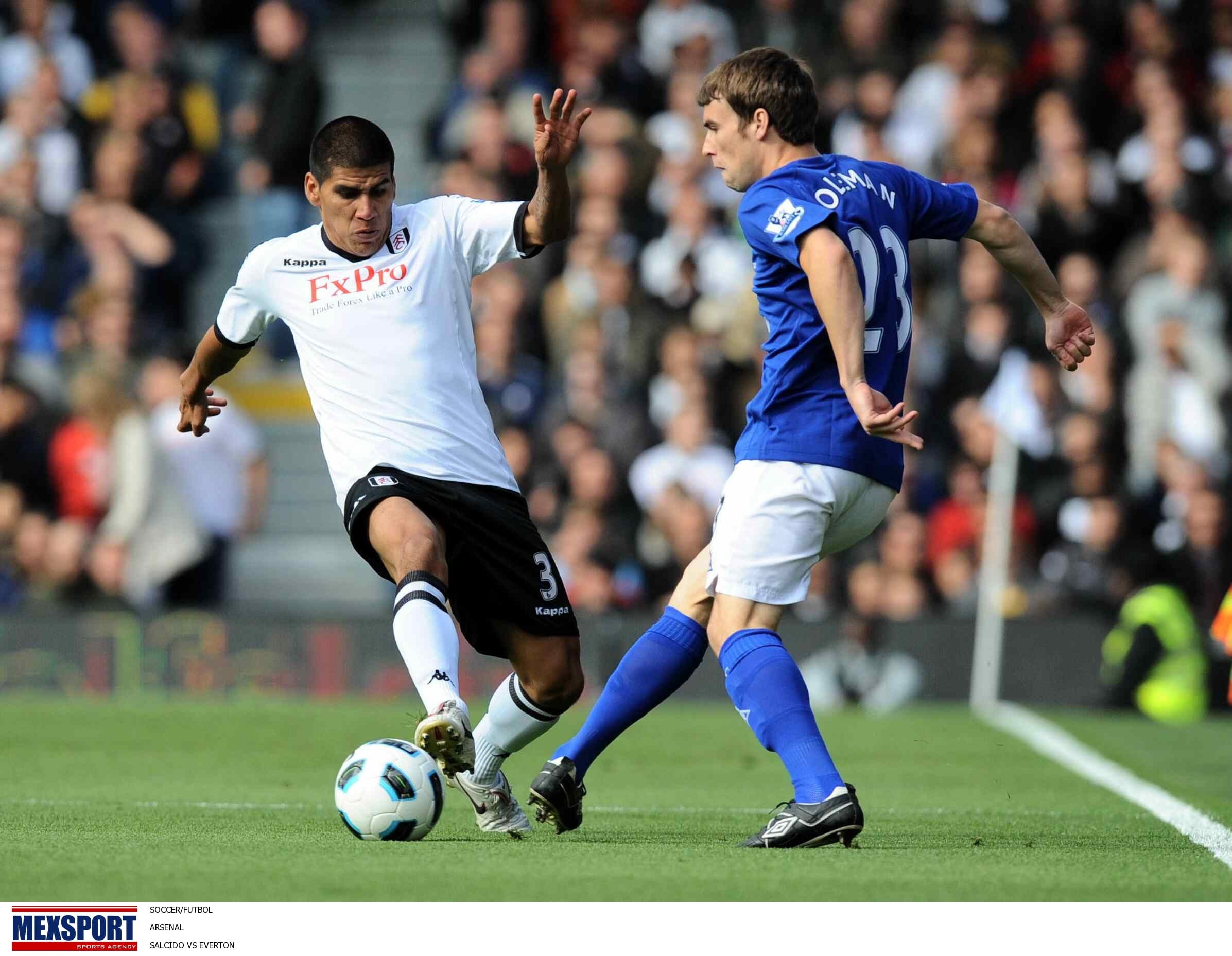 Carlos Salcido en el Fulham
ARSENAL
SALCIDO VS EVERTON
MEXICANOS EN EUROPA 2010
Action photo of mexican Carlos Salcido of Fulham FC of the English premier league./Foto de accion del mexicano Carlos Salciddo del Fulham FC de la Liga Premier inglesa. 25 September 2010 MEXSPORT/BACKPAGE IMAGES