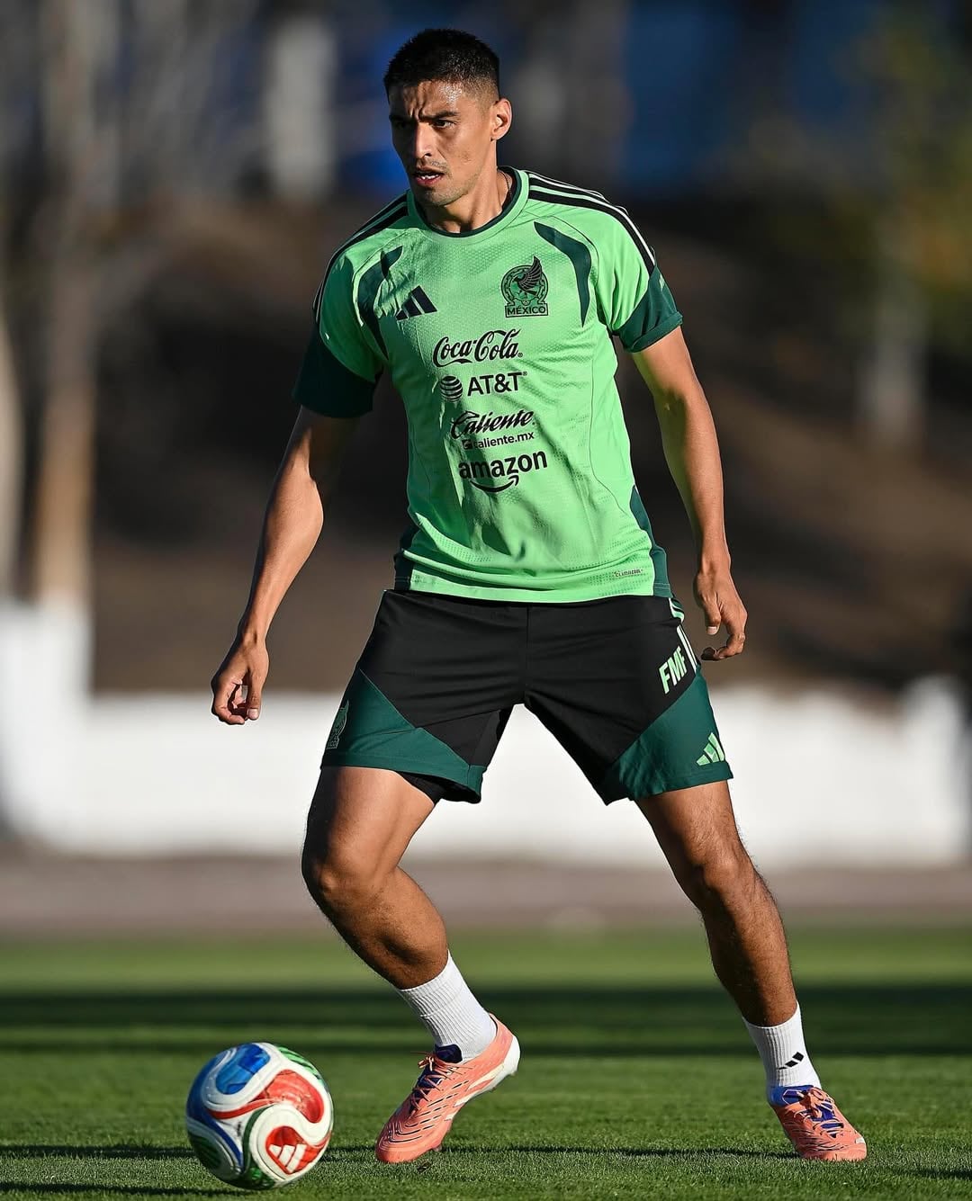 “Memote” Martínez ofrece un perfil físico del que carece el resto de los atacantes mexicanos