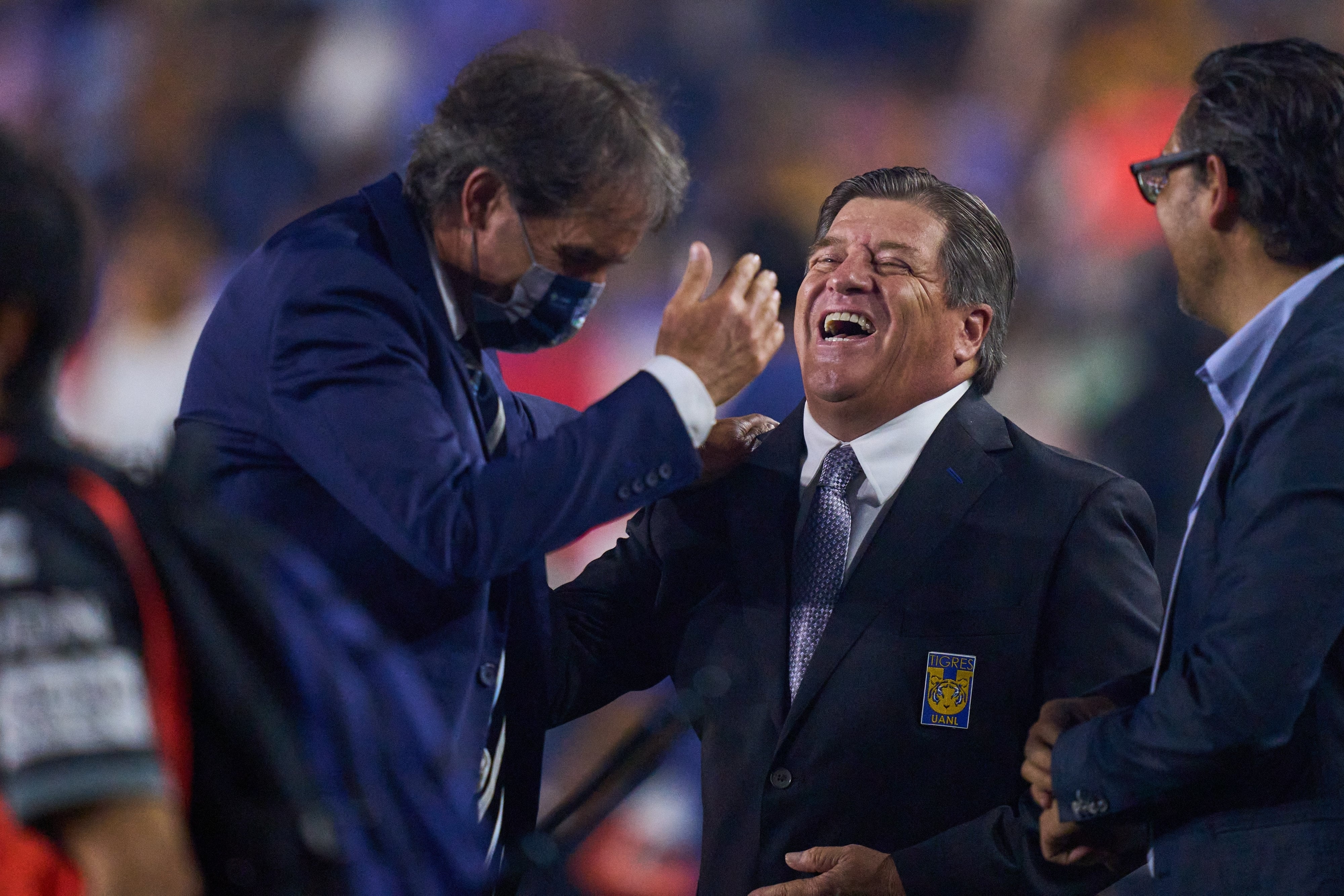 Guillermo Almada y Miguel Herrera, candidatos al Tricolor