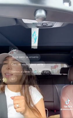 Fan asegura que Christian Nodal la invitó a salir