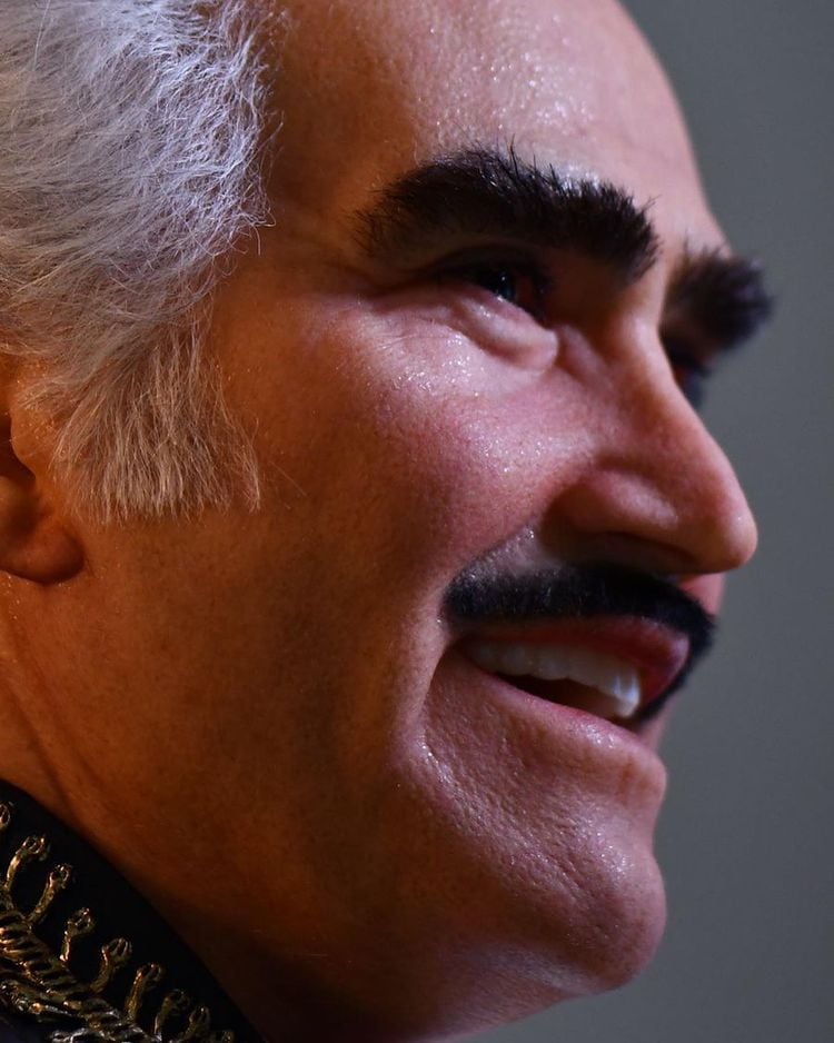 Escultura hiperrealista de Vicente Fernández.