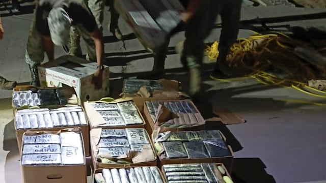 Decomisan dos toneladas de cocaína