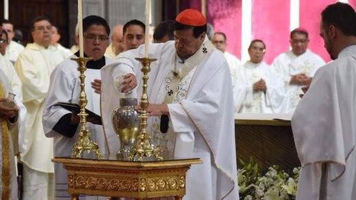 Descarta Norberto Rivera alejamiento con Francisco