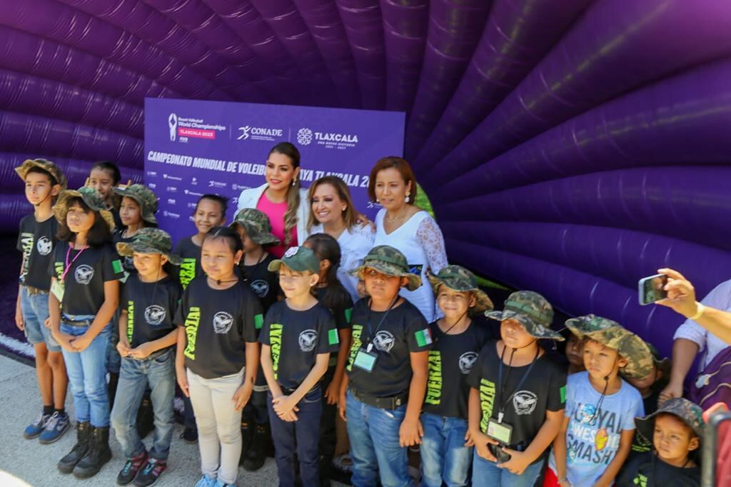 Evelyn Salgado y Lorena Cuéllar en el Trophy Tour del Campeonato Mundial de Voleibol de Playa Tlaxcala 2023