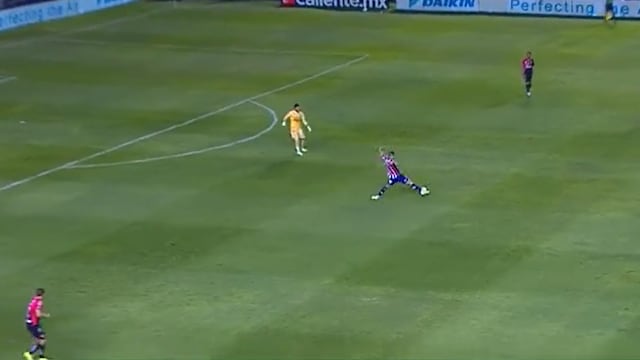 Error de Camilo Vargas portero del Atlas FC