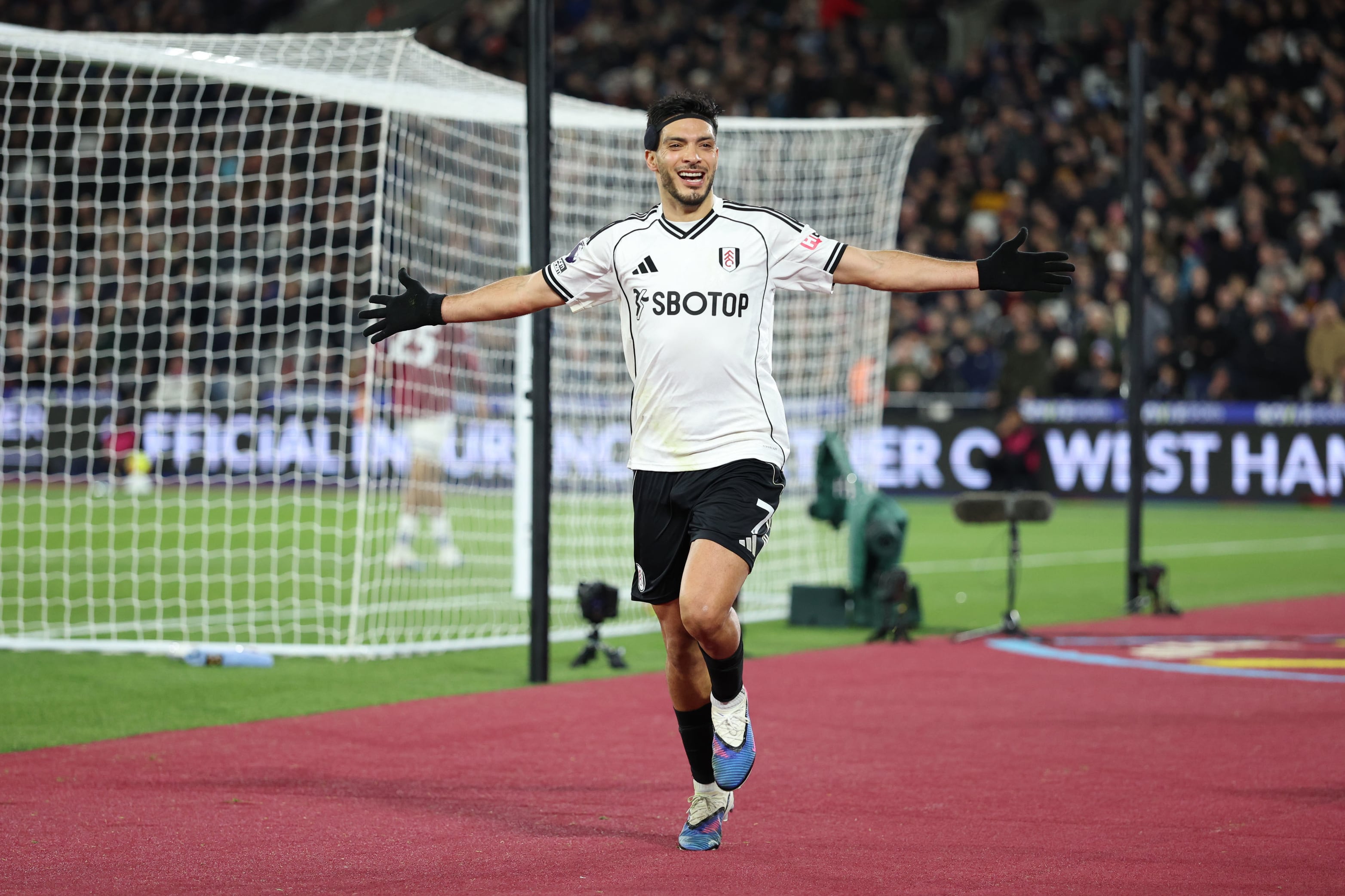 El brutal dato de Raúl Jiménez que demuestra es el mejor mexicano en la historia de la Premier League.