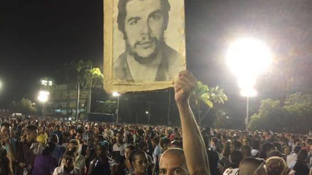 Entierran a Fidel pero no al socialismo