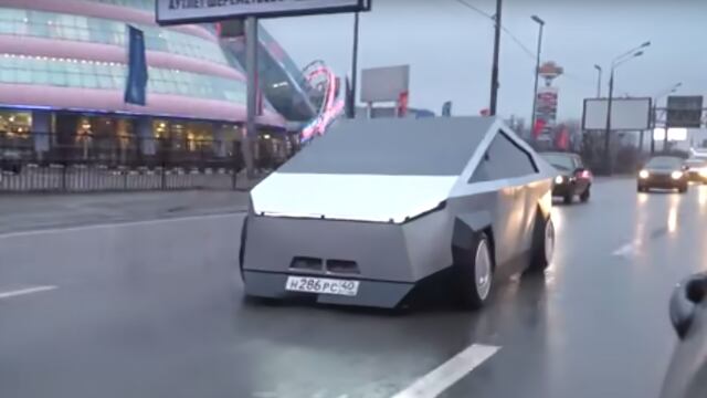 Crean un clon de la Cybertruck a partir de un auto cualquiera