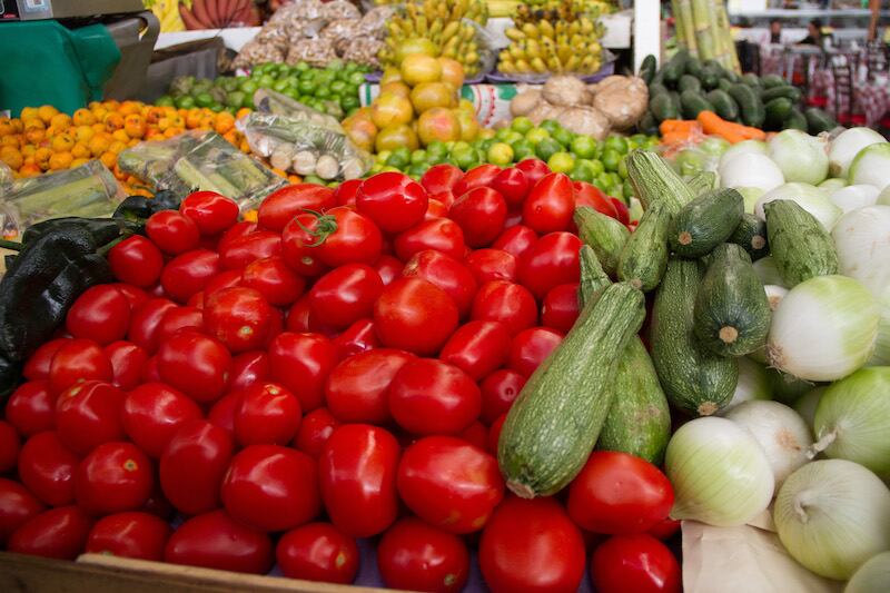 El jitomate, la cebolla y el limón incrementaron su precio