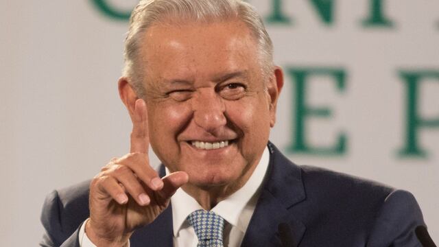 AMLO hizo propaganda gubernamental personalizada en su mañanera, resuelve el Tribunal Electoral