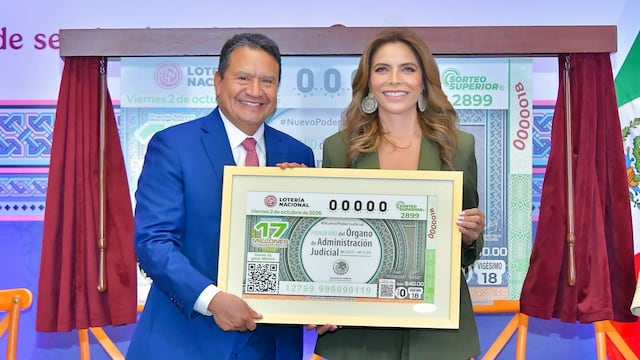 Olivia Salomón devela billete por aniversario del Órgano de Administración Judicial