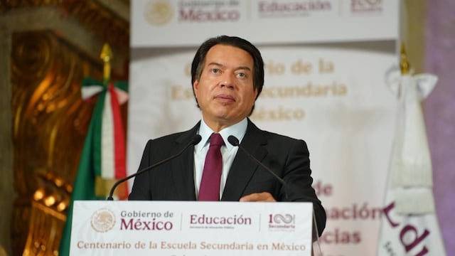 Mario Delgado destaca 100 años de la educación secundaria en México.