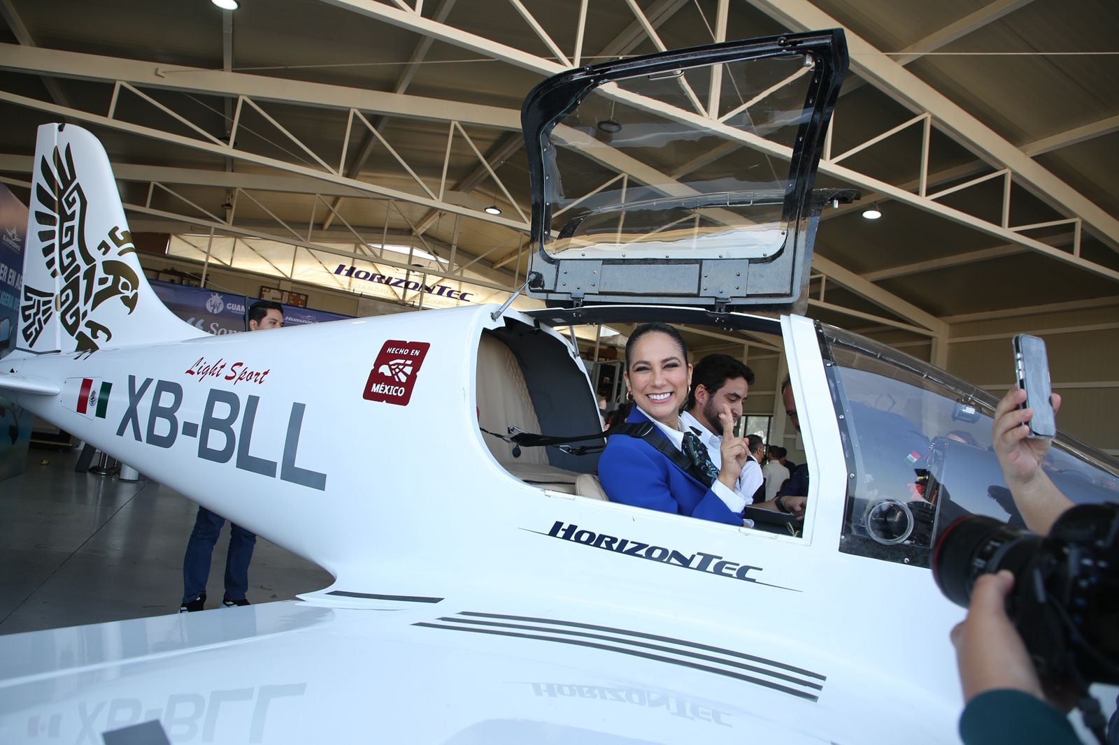 Libia Dennise fortalece hogares y consolida a Guanajuato en aeronáutica.