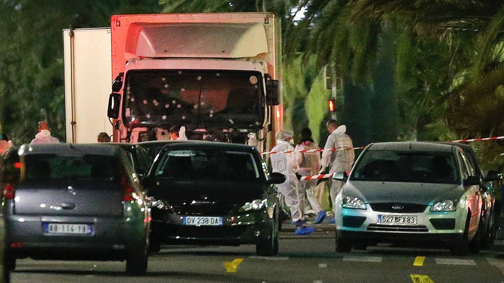 Atacante de Niza mandó mensaje pidiendo más armas