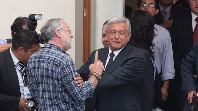 Encuentro de Javier Sicilia y López Obrador en 2012.