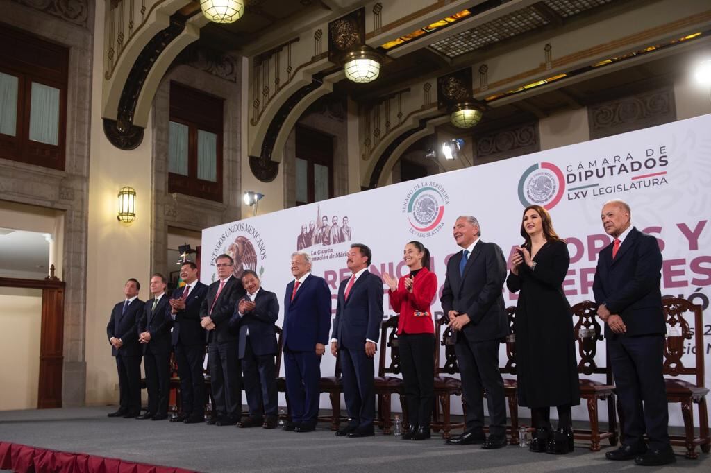 Reunión de AMLO con diputados y senadores de Morena