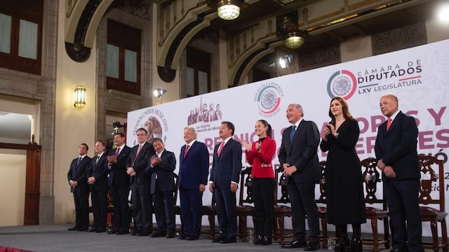 Reunión de AMLO con diputados y senadores de Morena