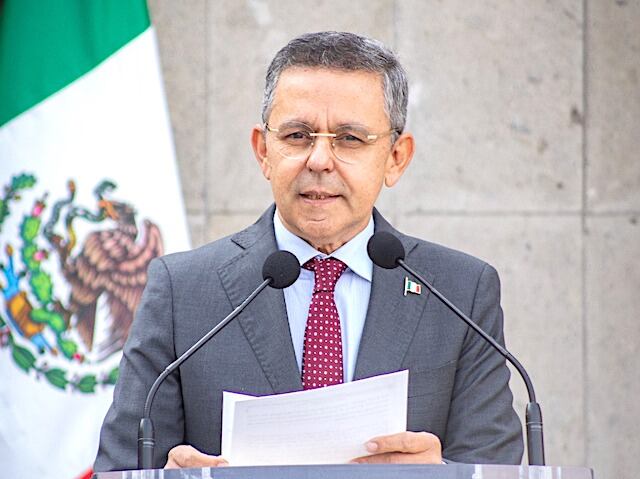 César Yáñez