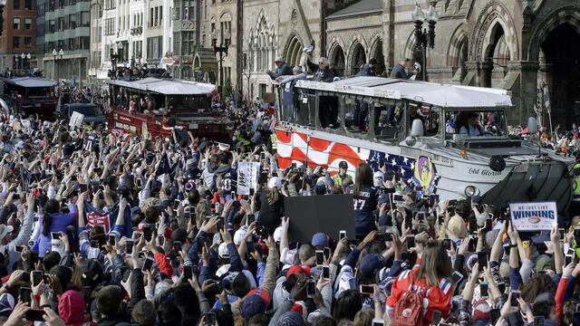 Miles de aficionados celebraron el titulo de los Pats