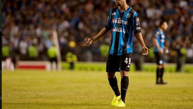 Los Gallos de Querétaro perdieron 1-0 en el debut de Ronaldinho que erró un penal en la segunda mitad.