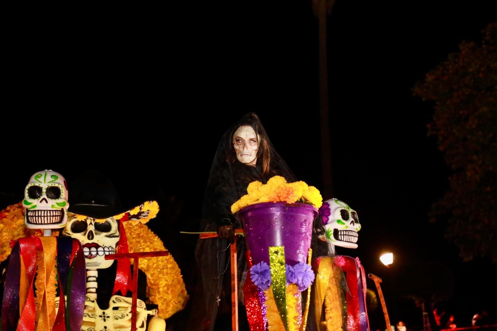 Mega Desfile de Día de Muertos en Tepotzotlán registra saldo blanco.