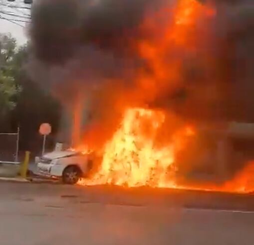 Optra se consumió en llamas