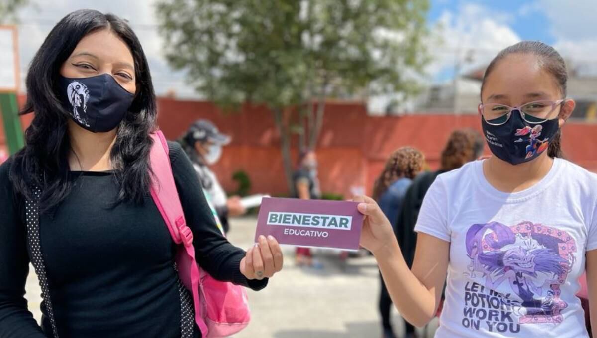 Beca universal para estudiantes de educación básica