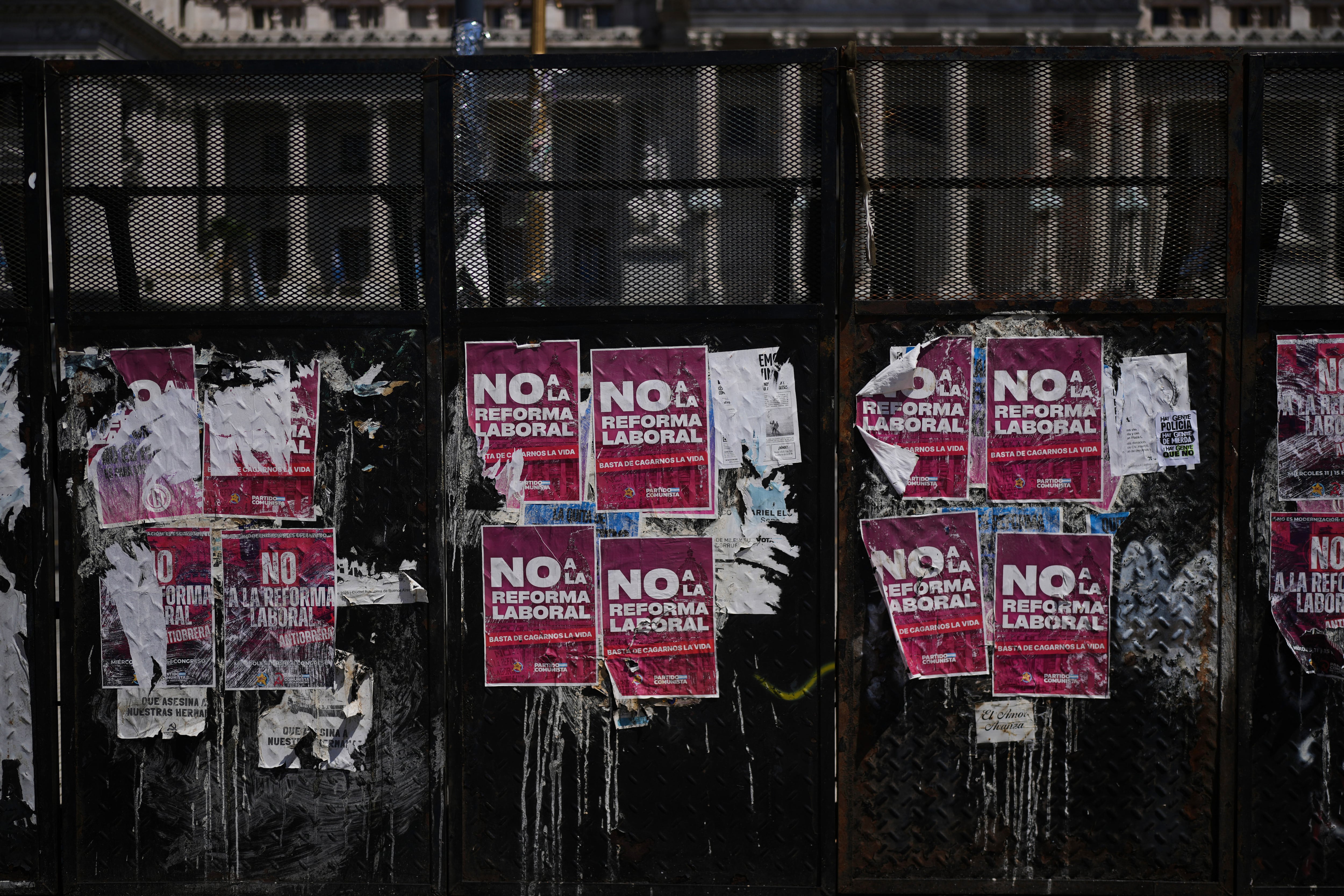 Argentina aprueba polémica reforma laboral con jornadas de 12 horas