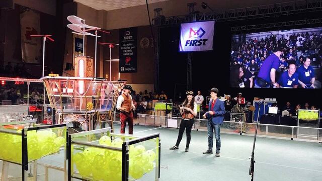 Competencia de robótica FIRST.
