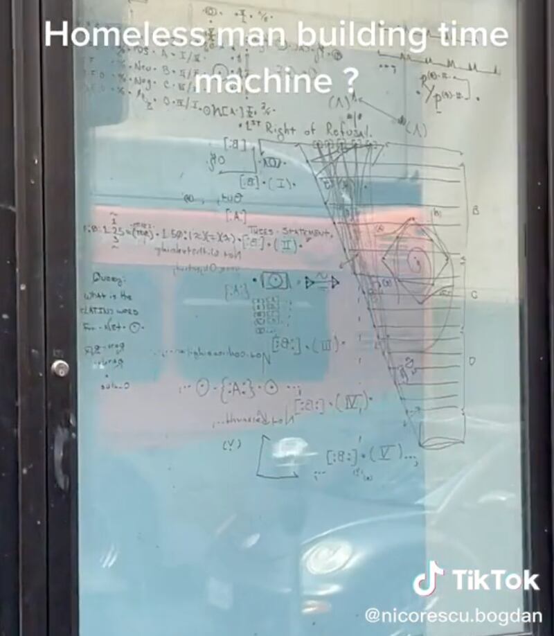 Misterioso hombre "crea" una máquina del tiempo