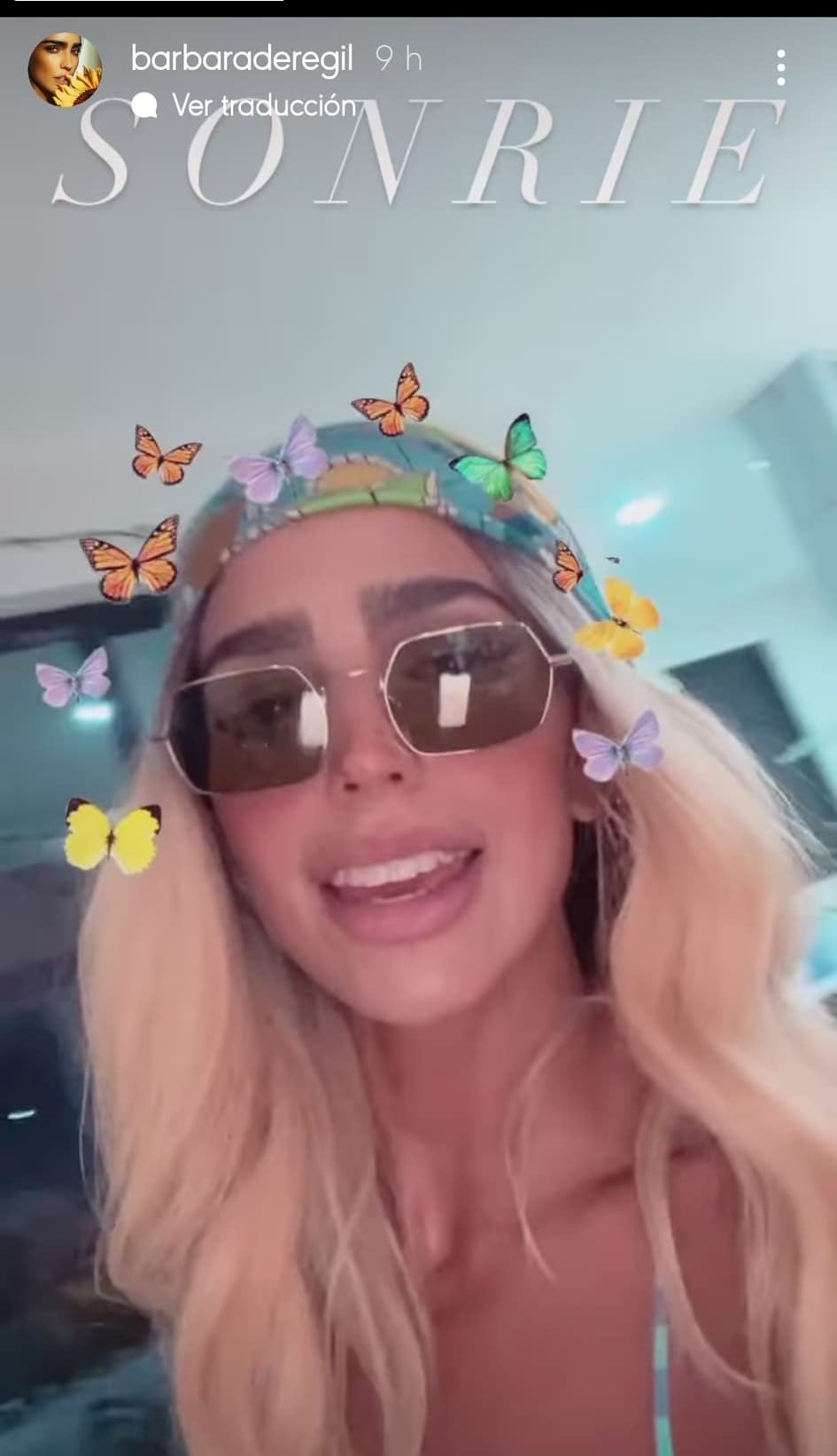 Bárbara de Regil; le ponen 'Sonríe'.