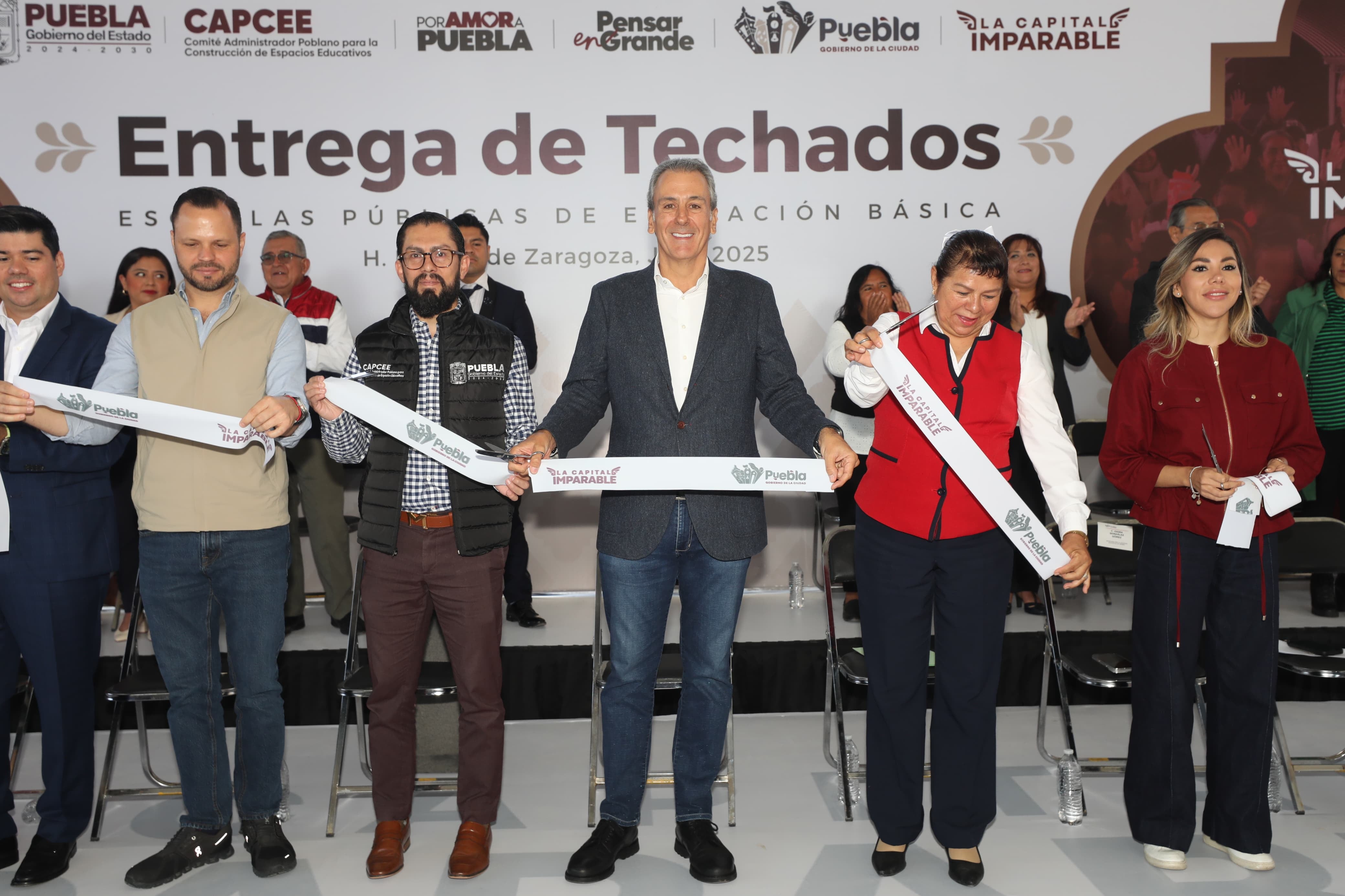Pepe Chedraui entrega 22 techados escolares con captación pluvial