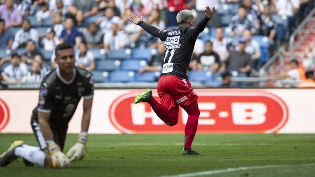 Fernández celebra su gol.
